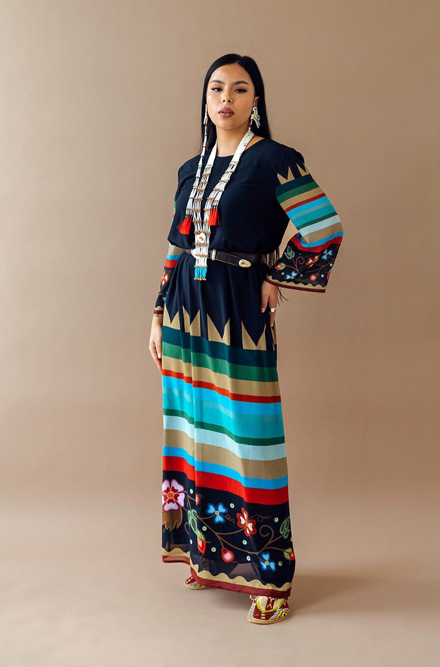 Black T-Dress – Maskawitehew